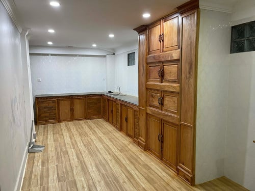 ផ្ទះលក់ក្រោយផ្សារភួពុយ
