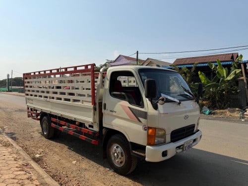 ឡាន3.5តោន ឡានស្អាតឡេីងទ្រុង កង់ ចន្ទាស់ មានម៉ាសុីនត្រជាក់