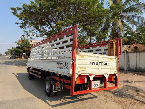 ឡាន3.5តោន ឡានស្អាតឡេីងទ្រុង កង់ ចន្ទាស់ មានម៉ាសុីនត្រជាក់