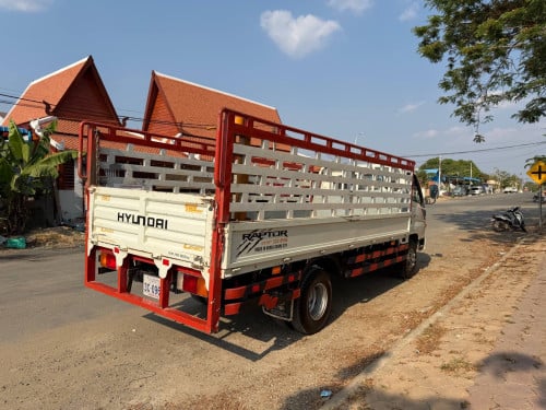 ឡាន3.5តោន ឡានស្អាតឡេីងទ្រុង កង់ ចន្ទាស់ មានម៉ាសុីនត្រជាក់