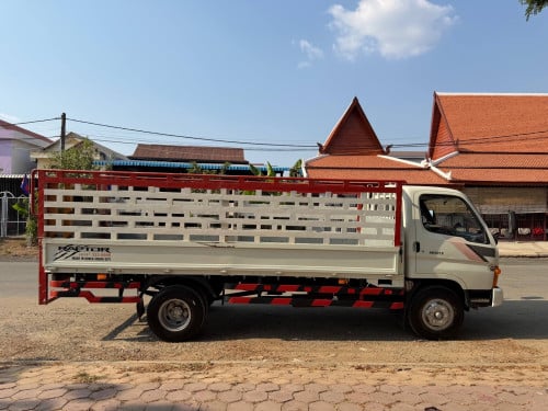 ឡាន3.5តោន ឡានស្អាតឡេីងទ្រុង កង់ ចន្ទាស់ មានម៉ាសុីនត្រជាក់