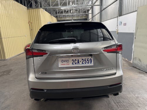 雷克萨斯-NX200T F-Sport