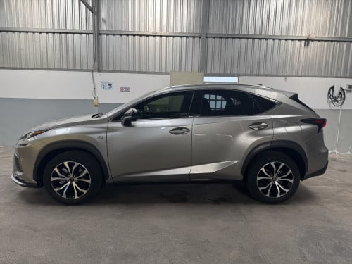 雷克萨斯-NX200T F-Sport