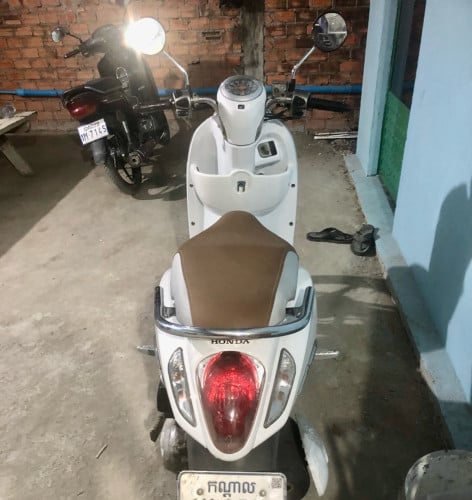 លក់តម្លៃសមរម្យ ម៉ូតូScoopy