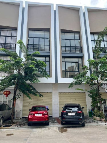 ផ្ទះអាជីវកម្មសម្រាប់ជួល | Shophouse for Rent 800$ ចរចា