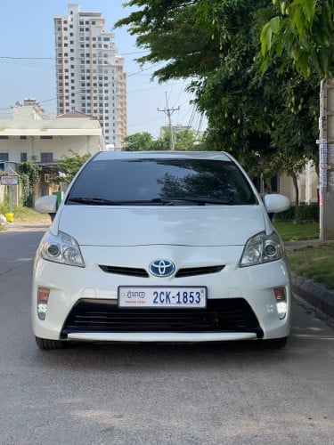 🚗លក់ Toyota Prius ឆ្នាំ 2015 Option 3