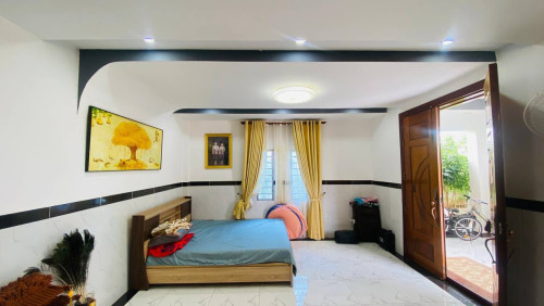 ផ្ទះជួលខាងលិចផ្លូវកប់ស្រូវ Villa For Rent