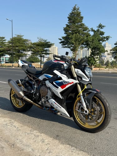 BMW S1000R
