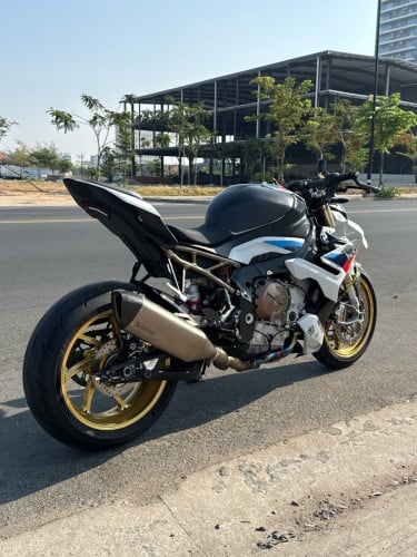 BMW S1000R