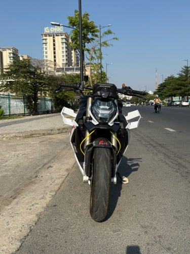 BMW S1000R