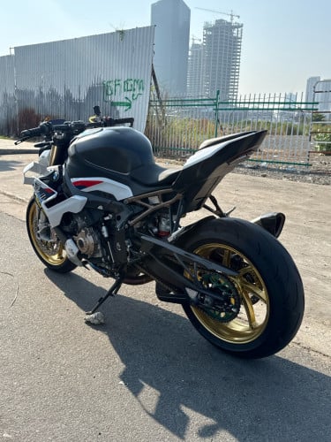 BMW S1000R