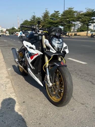 BMW S1000R