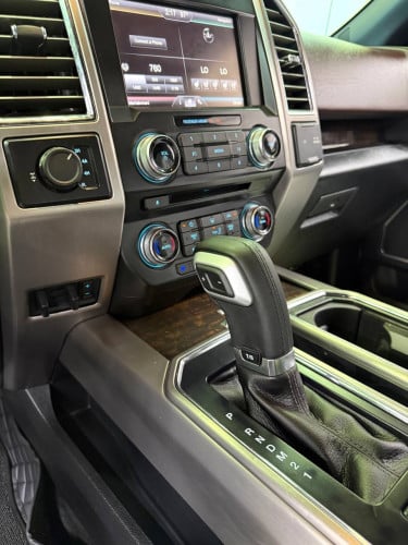 Ford F-150 Platinum 2015 Full Option , ស្លាកលេខ​ ភ្នំពេញ​