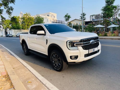 Ford Ranger XLT 2023 Bi Turbo ស្កុតថ្មី១ជុំ អត់បាញ់