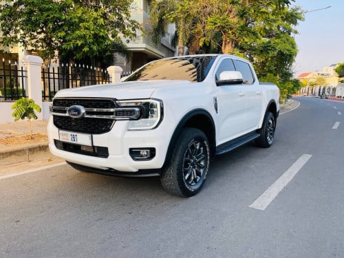 Ford Ranger XLT 2023 Bi Turbo ស្កុតថ្មី១ជុំ អត់បាញ់