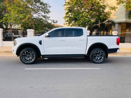 Ford Ranger XLT 2023 Bi Turbo ស្កុតថ្មី១ជុំ អត់បាញ់