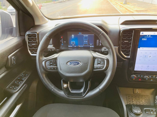 Ford Ranger XLT 2023 Bi Turbo ស្កុតថ្មី១ជុំ អត់បាញ់
