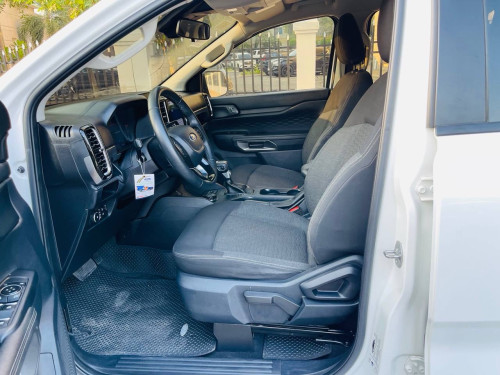 Ford Ranger XLT 2023 Bi Turbo ស្កុតថ្មី១ជុំ អត់បាញ់