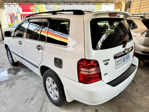 Highlander 01 limited Full option គ្រឿងក្នុងពណ៌លឿង​ ពោងសុវត្ថិភាព​4 ពូកស្បែកស្រុីន​ ថ្មីណាស់​