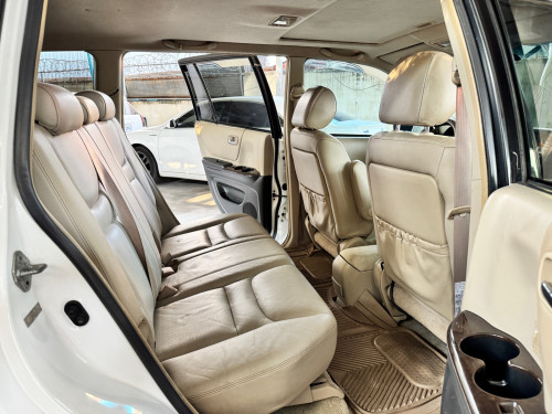 Highlander 01 limited Full option គ្រឿងក្នុងពណ៌លឿង​ ពោងសុវត្ថិភាព​4 ពូកស្បែកស្រុីន​ ថ្មីណាស់​