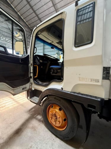 Hyundai 5តោន​