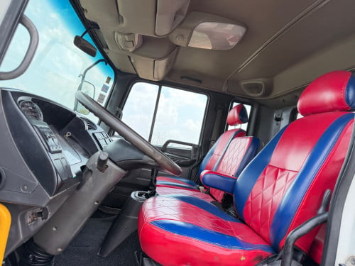 Hyundai 5តោន​ ឡេីង8តោន​ ខ្យល់សុទ្ធ​