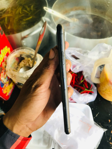 iPhone 11 Pro Max 256g midnight green