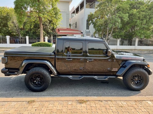 Jeep gladiator rubicon