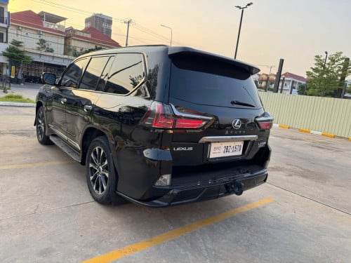 Lexus 570 ឆ្នាំ​ 011​ ឡេីង021 Kuru Black Editionម្ចាស់ដេីម​