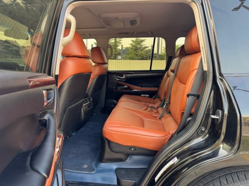 Lexus 570 ឆ្នាំ​ 011​ ឡេីង021 Kuru Black Editionម្ចាស់ដេីម​