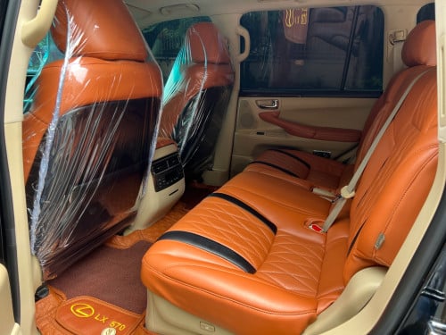 Lexus LX570 011 ឡើង021 Kuro
