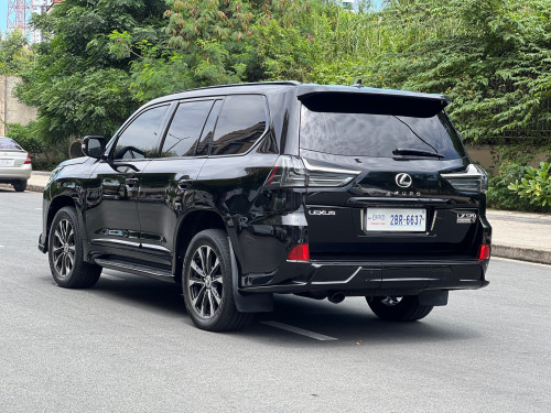 Lexus LX570 011 ឡើង021 Kuro
