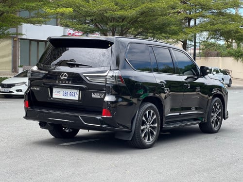 Lexus LX570 011 ឡើង021 Kuro
