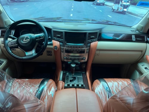 Lexus LX570 011 ឡើង021 Kuro
