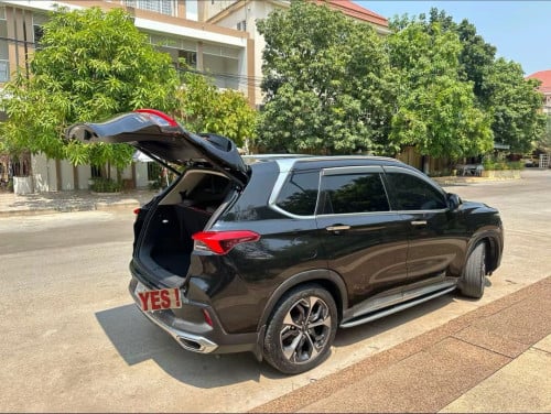 21800$ Maxus D60 2022 Black 7-Seater