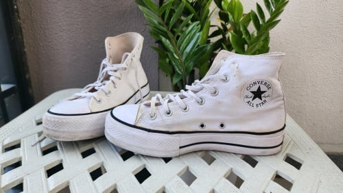Original Converse size 39, still 85% new, អត់រហែក នៅល្អ