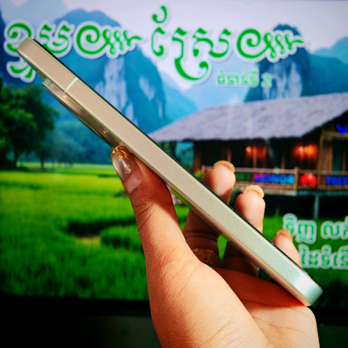 Redmi K80 Ultra 5G ស្អាត99. 99% (វ៉ៃដូរបាន)មានធានាច្បាស់លាស់ត្រឹមត្រូវ