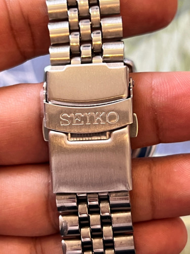 Seiko 5 Sports Replica “Batman”