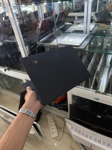 Thinkpad X1 Carbon Gen8 ជំនាន់ទី10th