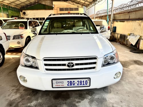 Toyota Highlander 2002 limited Full option ថ្មីណាស់​ គ្រឿងក្នុងពណ៌លឿង​ ពូកស្បែកស្រុីន​កៅអីចុច​