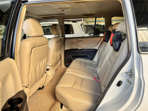 Toyota Highlander 2002 limited Full option ថ្មីណាស់​ គ្រឿងក្នុងពណ៌លឿង​ ពូកស្បែកស្រុីន​កៅអីចុច​