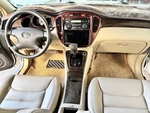 Toyota Highlander 2002 limited Full option ថ្មីណាស់​ គ្រឿងក្នុងពណ៌លឿង​ ពូកស្បែកស្រុីន​កៅអីចុច​