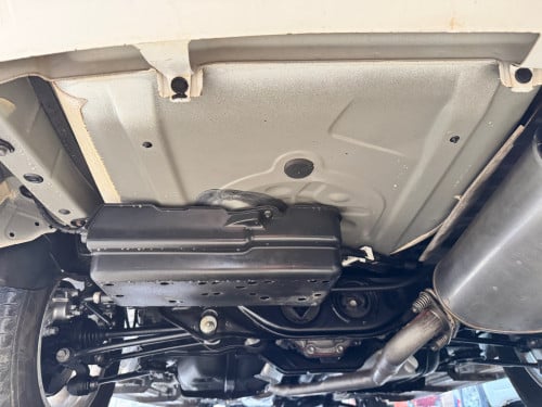 Toyota Highlander 2002 limited Full option ថ្មីណាស់​ គ្រឿងក្នុងពណ៌លឿង​ ពូកស្បែកស្រុីន​កៅអីចុច​