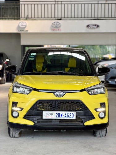 Toyota Riaze Yellow 2023