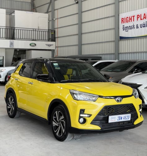 Toyota Riaze Yellow 2023