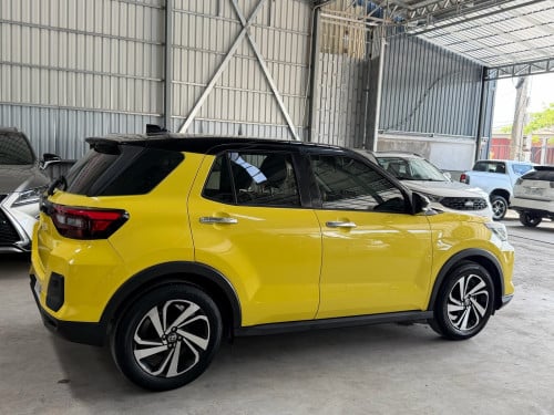 Toyota Riaze Yellow 2023