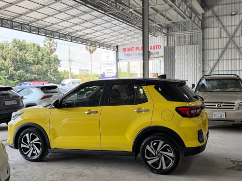 Toyota Riaze Yellow 2023
