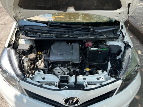 Toyota Vitz 012