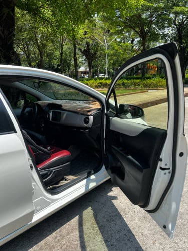 Toyota Vitz 012