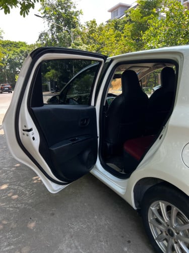 Toyota Vitz 012